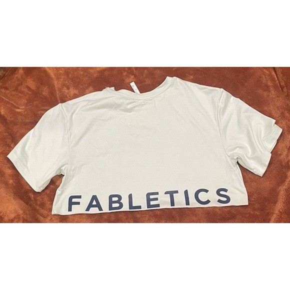 Fabletics Light Green Crop Top - Picture 2 of 3